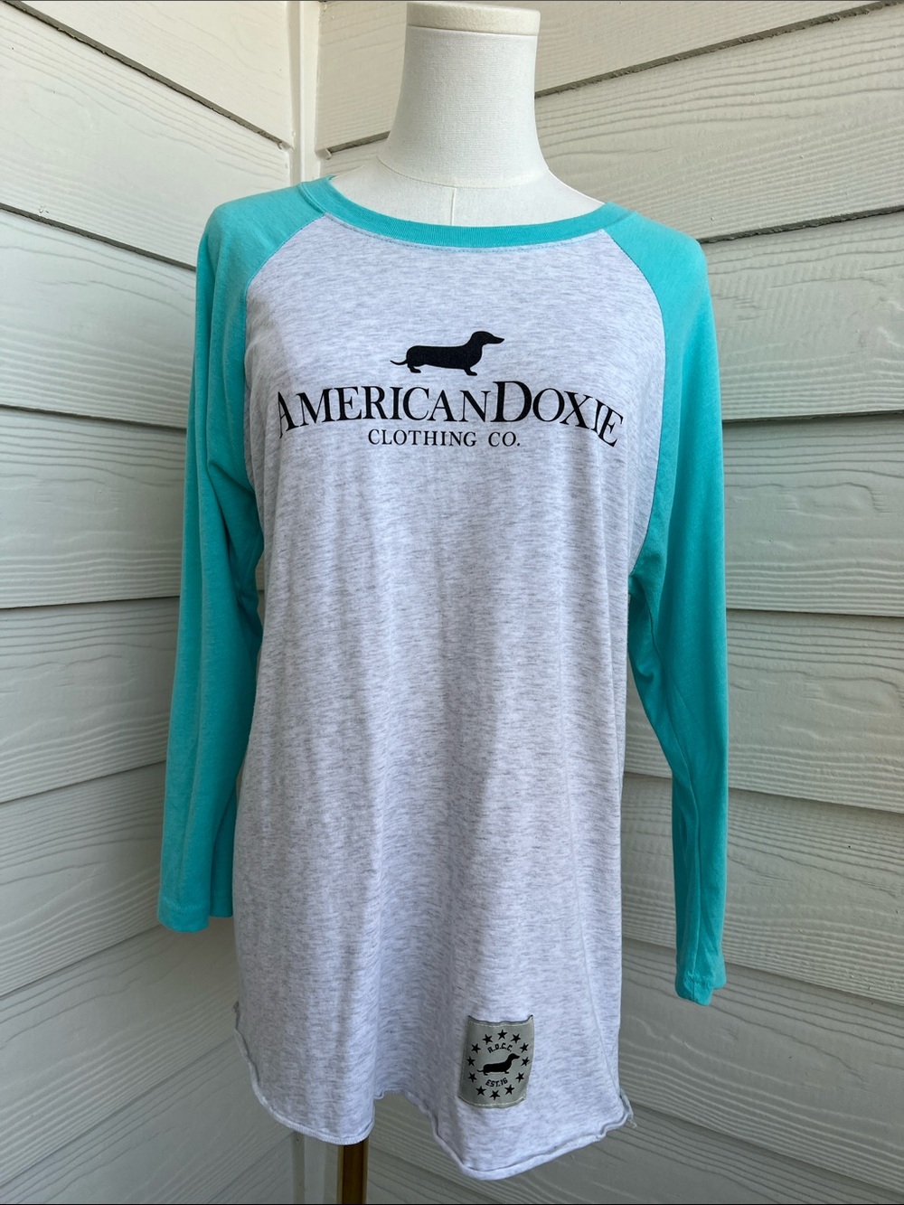 🩵 American Doxie Women's Raglan 3/4 Sleeve Tee - Medium 🩵
